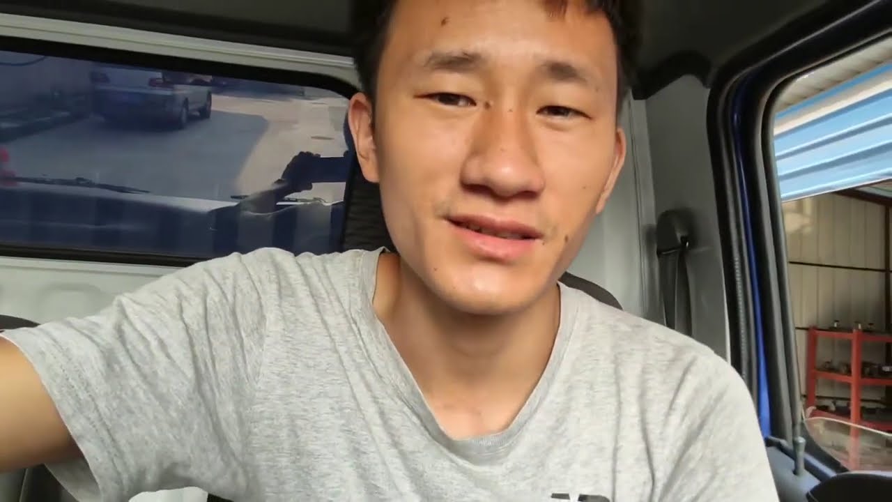 小伙在家里待了三天，第四天开始没事做，难道又要开始流浪？