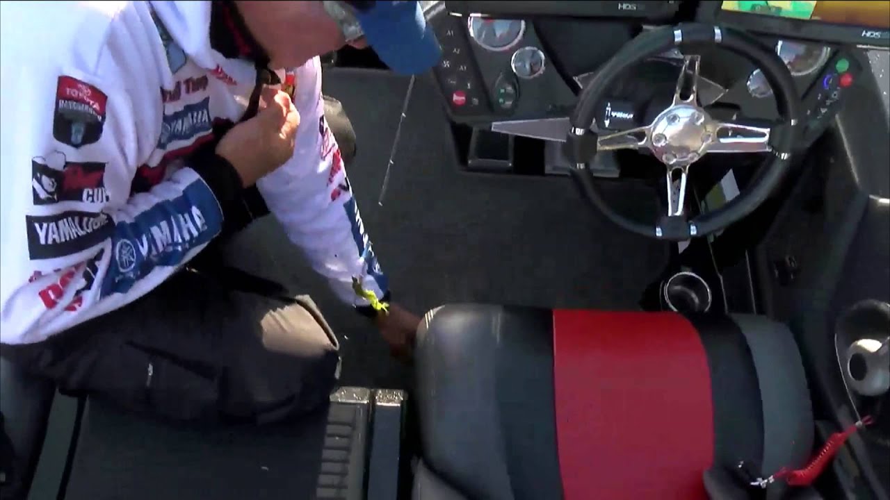 bass fishing at night Randall Tharp with a quick Day 2 start BASS Live www.bassmaster.