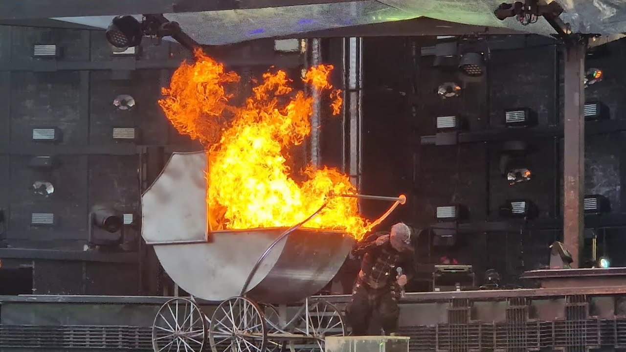 Rammstein - Puppe - Live in Ostende, Belgium 2024 - YouTube
