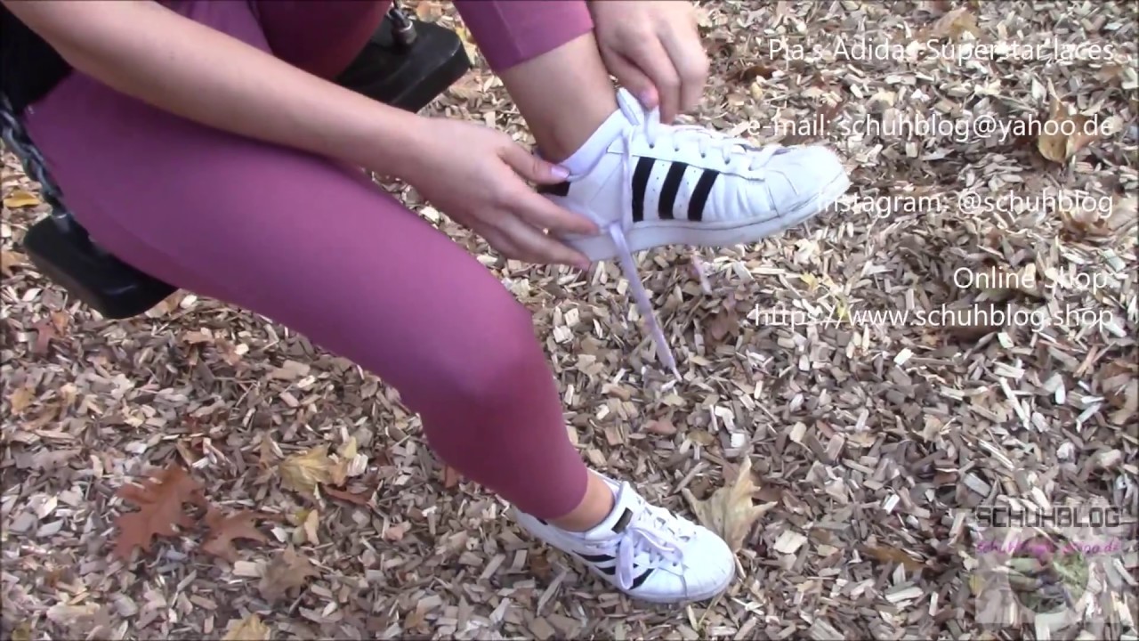Pia: Lace up Adidas Superstar - YouTube