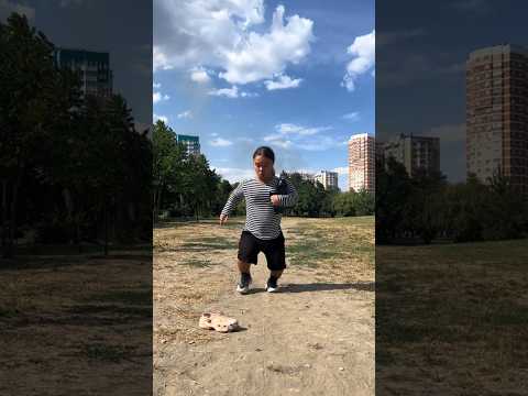 التقط الحذاء واستغنى عن البيبسي 