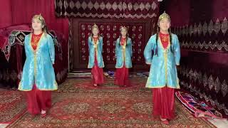 Национальный туркменский танец «Билезик»