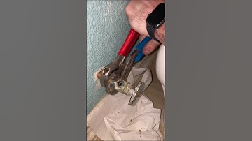 Replacing a shutoff valve for a toilet. #plumbing #plumber #howto #diy #fyp #trades