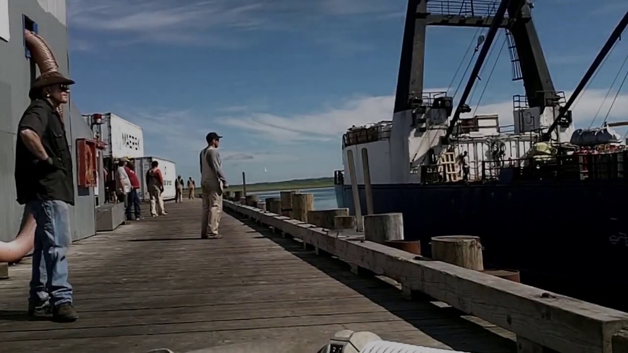 Tying up the Coastal Trader