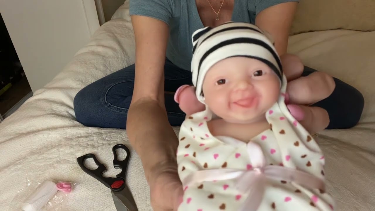 Tiny Silicone Baby Box Opening “Surprise!”