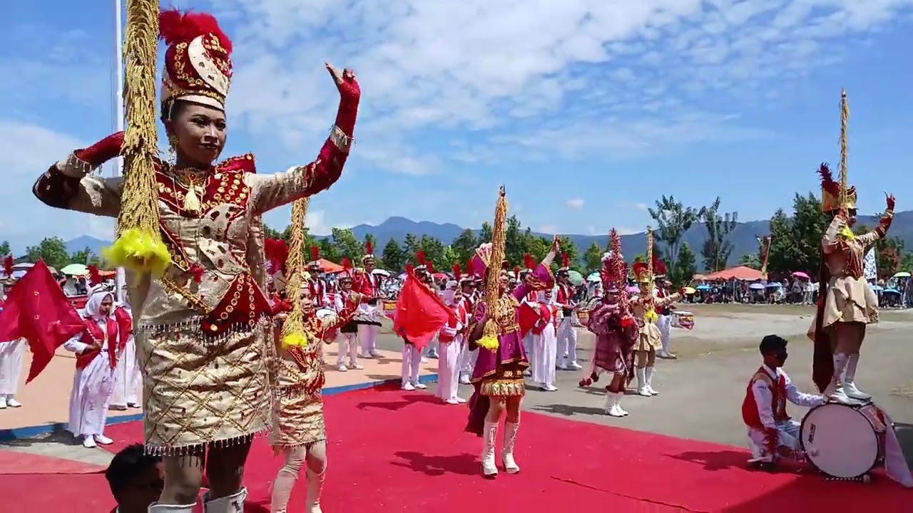 Atraksi Drumband SMP Negeri 24 Kerinci dilapangan Kantor Bupati Kerinci