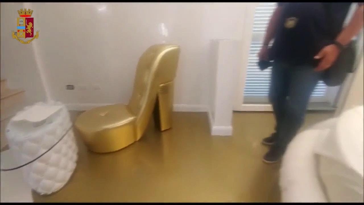 Torino, villa dorata in 