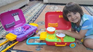 Fatih Selim ve Ela için kabin boy bavulda kuaför seti ve mutfak seti olan oyuncak çocuk valiz aldık