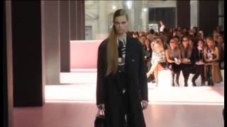 Java e modës. Dior “rikthen” vitet '70-të në Paris