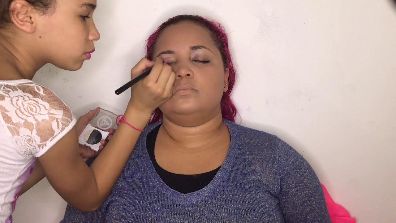 Maquiando minha tia 😍 meu primeiro vídeo no canal ❤️