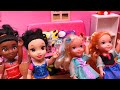 Dance fun with friends ! Elsa and Anna toddlers - singing - Snow White and Moana