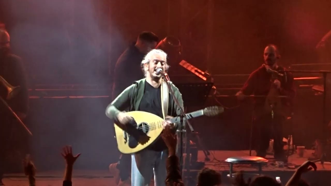 Απάνω στην τριανταφυλλιά - Γιάννης Χαρούλης ◈ Θέατρο Γης, Θεσσαλονίκη (11/10/2025)