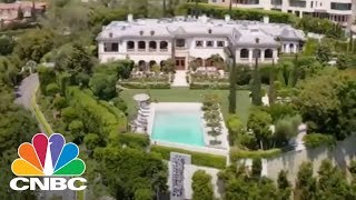 Famous Gigi And Bella Hadid's $85 Million Childhood Home | CNBC Profile