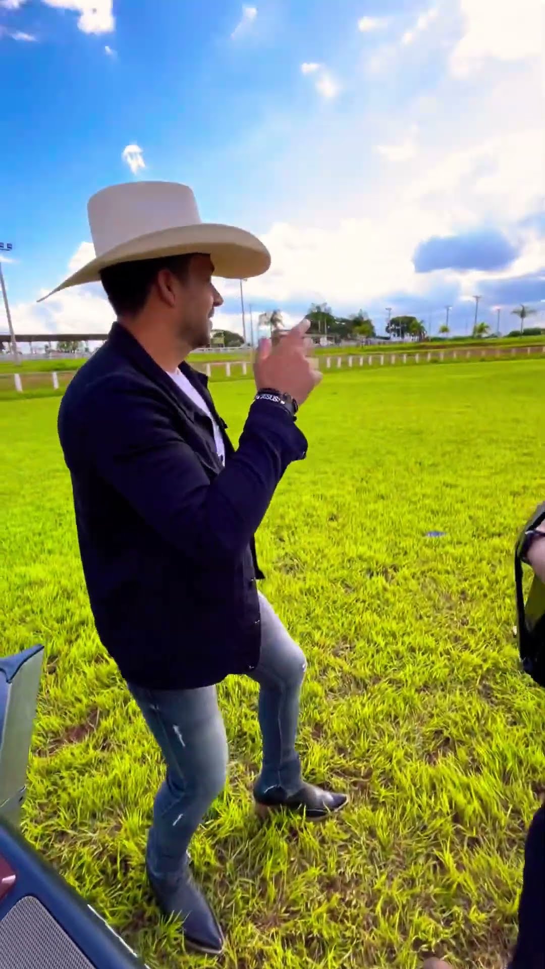 Leãozinho do forró estourado com mais uma música To daquele naipe #boanoiteee #sertanejo #leãozinho