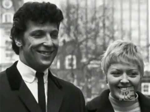 Tom Jones Biography