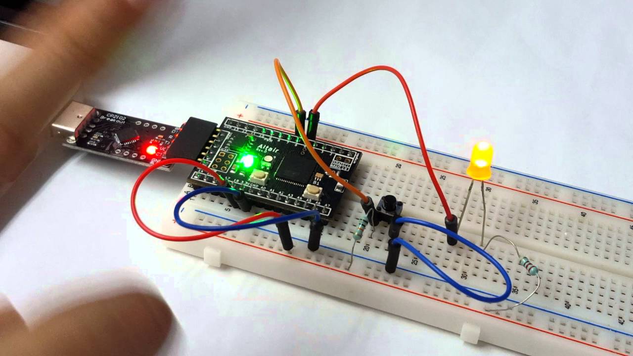 Toggle LED - Curso Aquila 5 - YouTube
