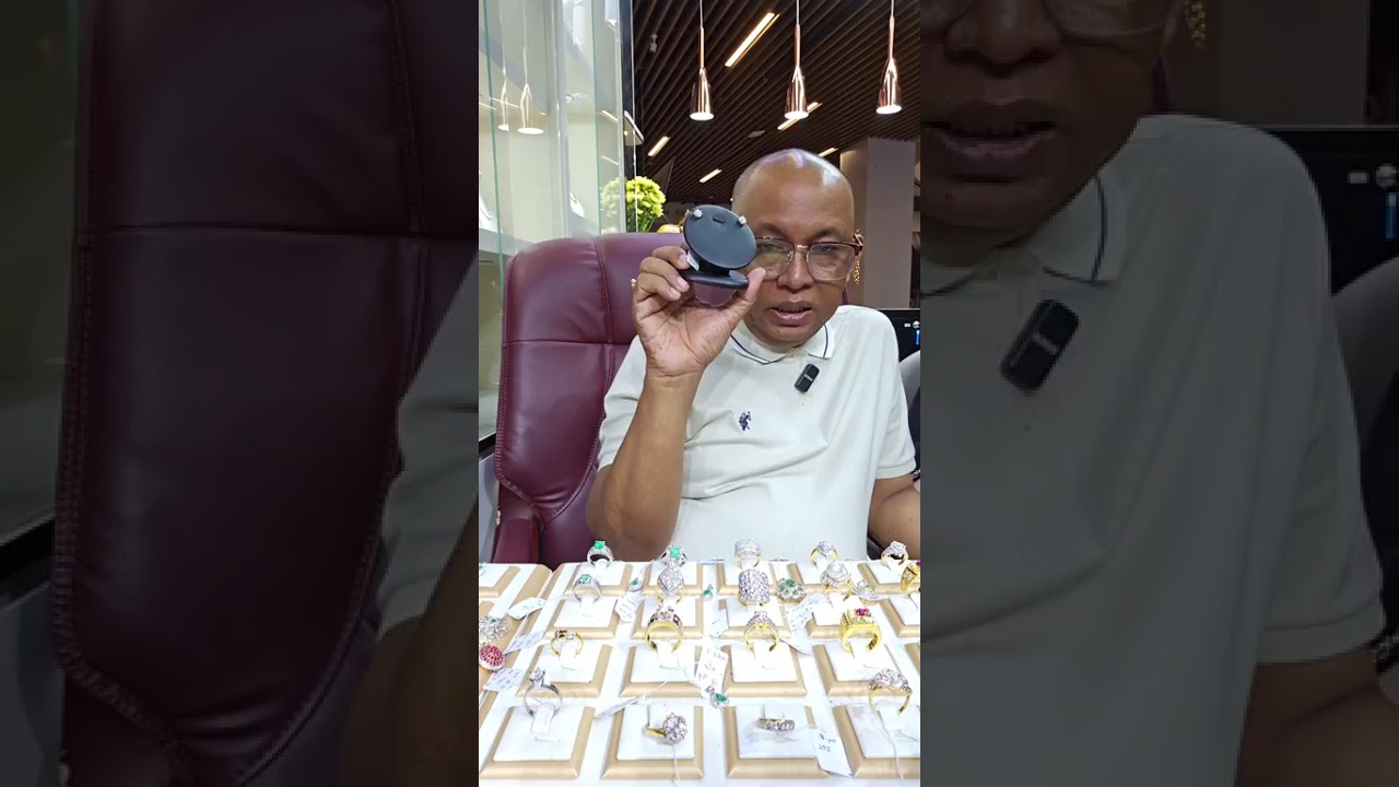 ဦးမိုးကိုယ်တိုင်ရောင်းပေးမယ့် ကိုလံဘီယာမြများနဲ့ ပတ္တမြား လှလှလေးများ 🤗🤗