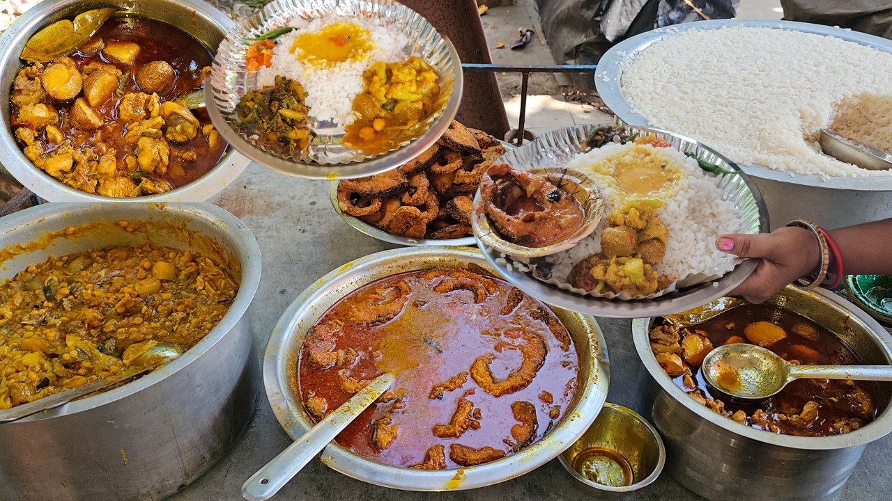 Bhubaneswar's BEST Street Food Thali Just Rs. 50! | India Street Food