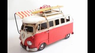 フォルクスワーゲンバス風ブリキのおもちゃ　置物かざり レトロ　雑貨　カフェ　インテリア　リビングに
