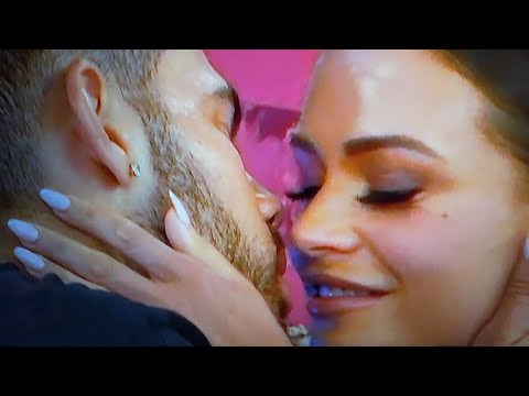 Love Island 2023 OLIVIA & MAXWELL share a PASSIONATE KISS | Kai who?