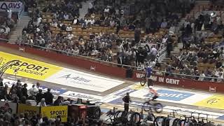 Ereronde Iljo Keisse Na Gewonnen Dernyreeks 1 Dag 1 Van 6 Daagse Gent 2018.