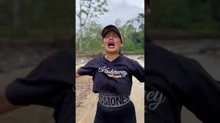 Victoria Se Va En El Agua