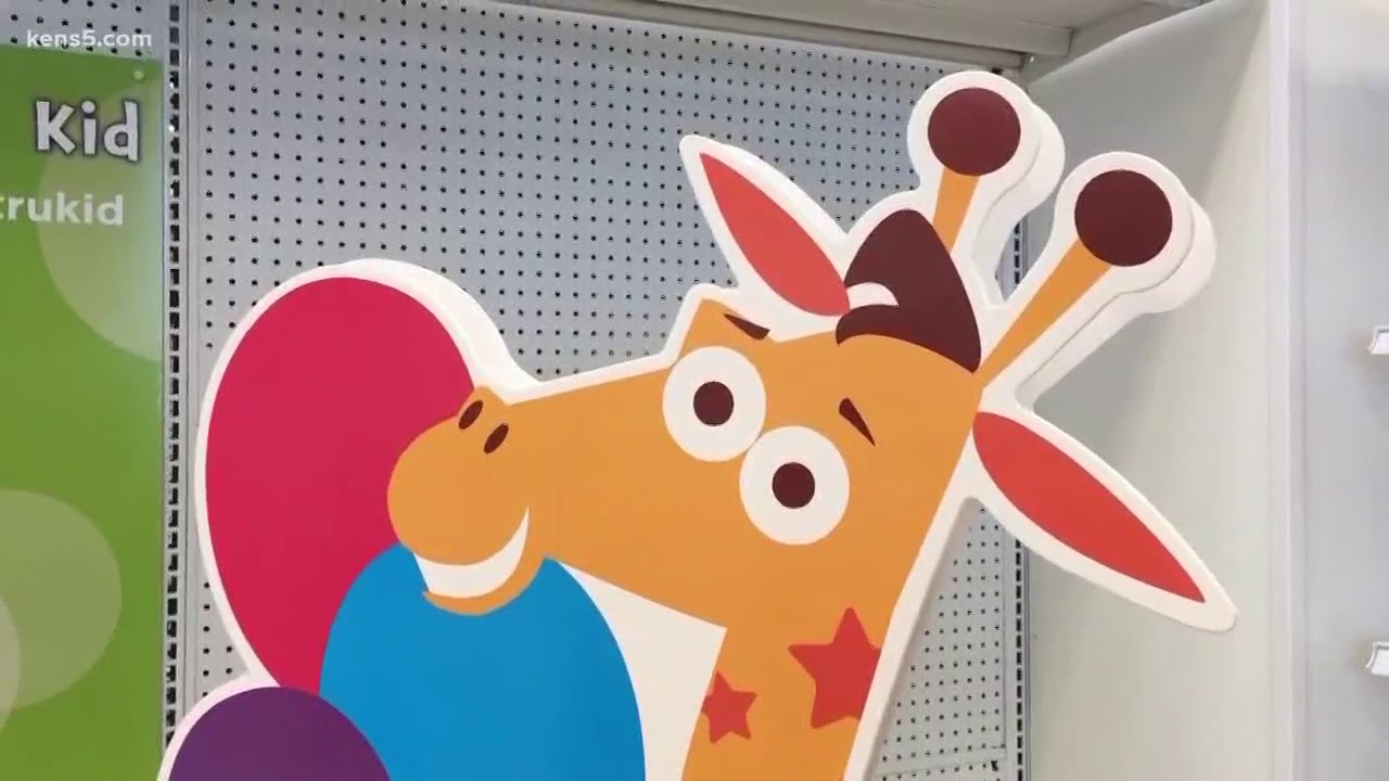 San Antonio Zoo hoping to save Toys R Us mascot for giraffe conservation campaign