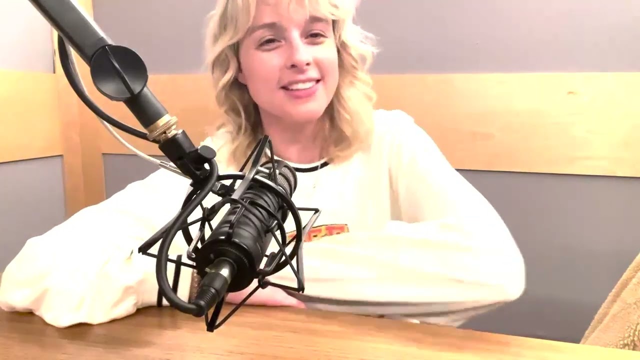 Comedian Erica Rhodes Kiss and tells!