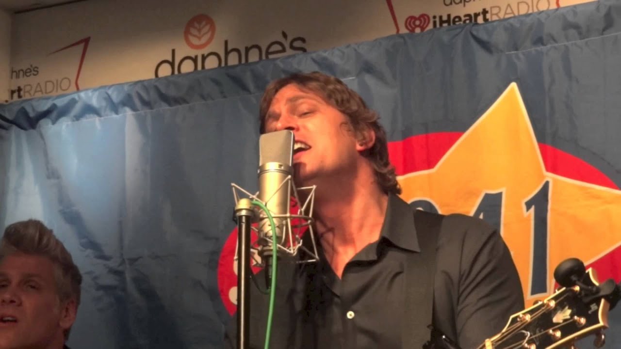 Matchbox 20 / She's So Mean /Star 94.1 Lounge / San Diego ) YouTube