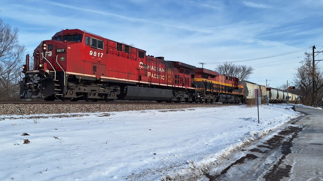 Clean CP AC44CW Leads A Sand Train!