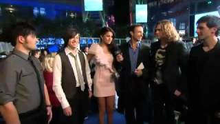 Selena Gomez &  The Scene on the Red Carpet (PCA's 2011 People's Choice Awards 2011)