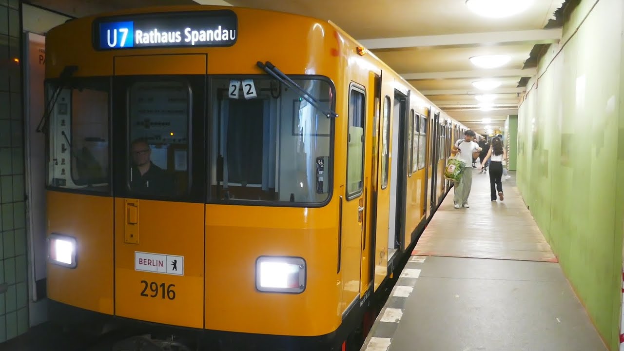 U-Bahn Berlin U-Bahnhof Gneisenaustraße U7