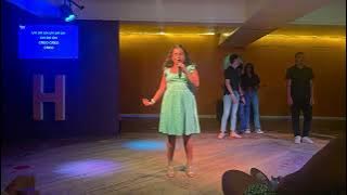 Audrey Bella cantando Creo en mi 