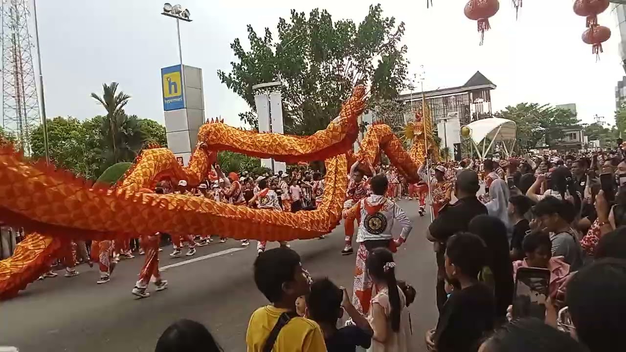 Atraksi naga stpk cap go meh di Ayani Mega mall Pontianak 
