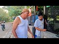 Necesitamos ponernos a dieta. Estamos pasados de peso.
