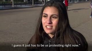 US students walk out of class to protest against gun violence