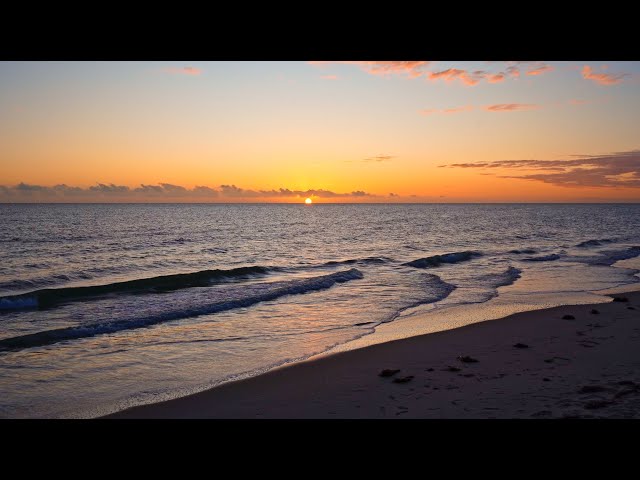 Full Un-Looped Sunset on the Beach with Relaxing Ocean Waves ASMR, 1.5H in 4K class=