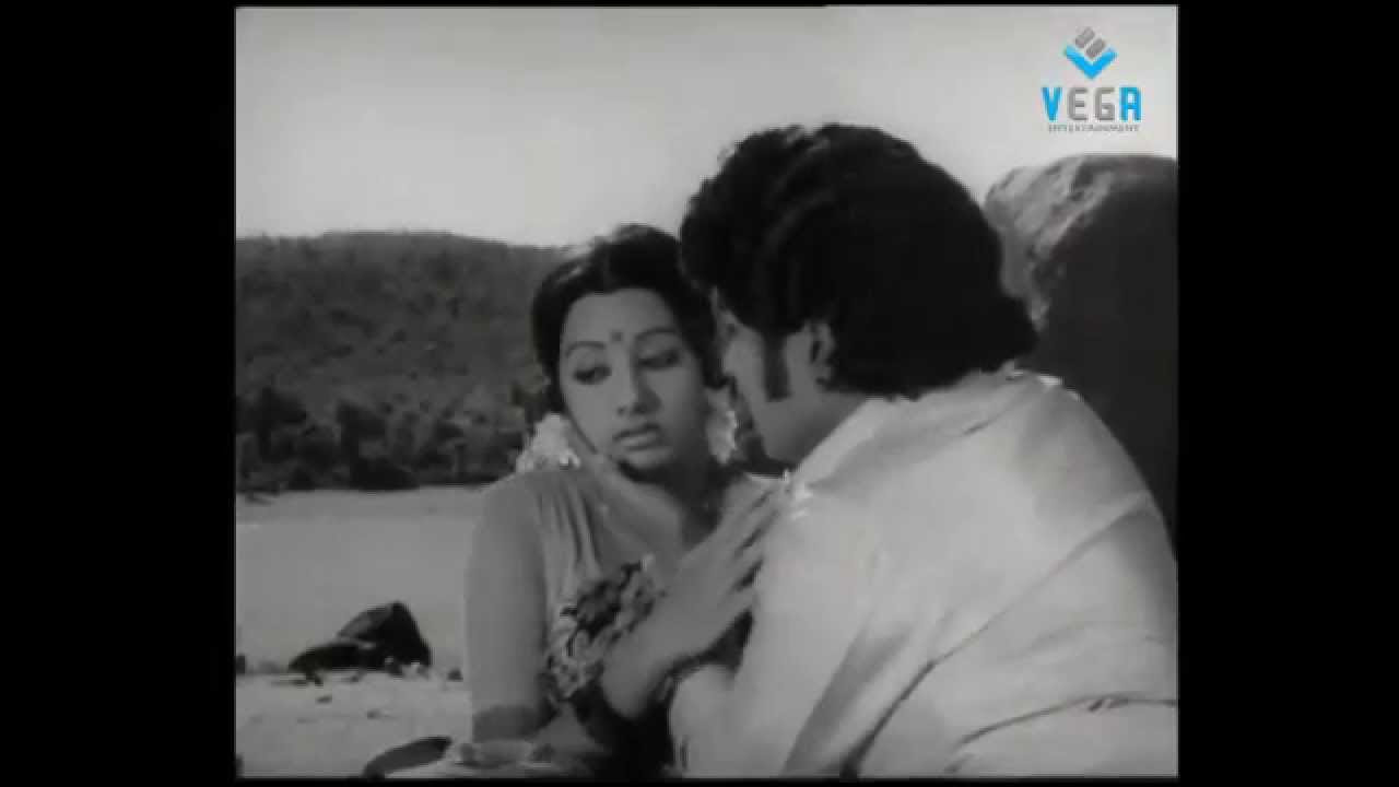 Kavikkuil Movie  Video Song