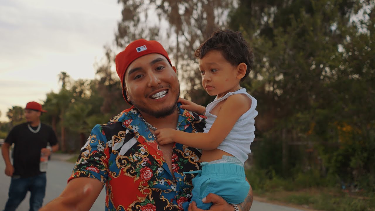 Mira LEEJAYY- BankRoll ft. JaiOne (Official Music Video) en YouTube Mira LEEJAYY- BankRoll ft. JaiOne (Official Music Video) en YouTube