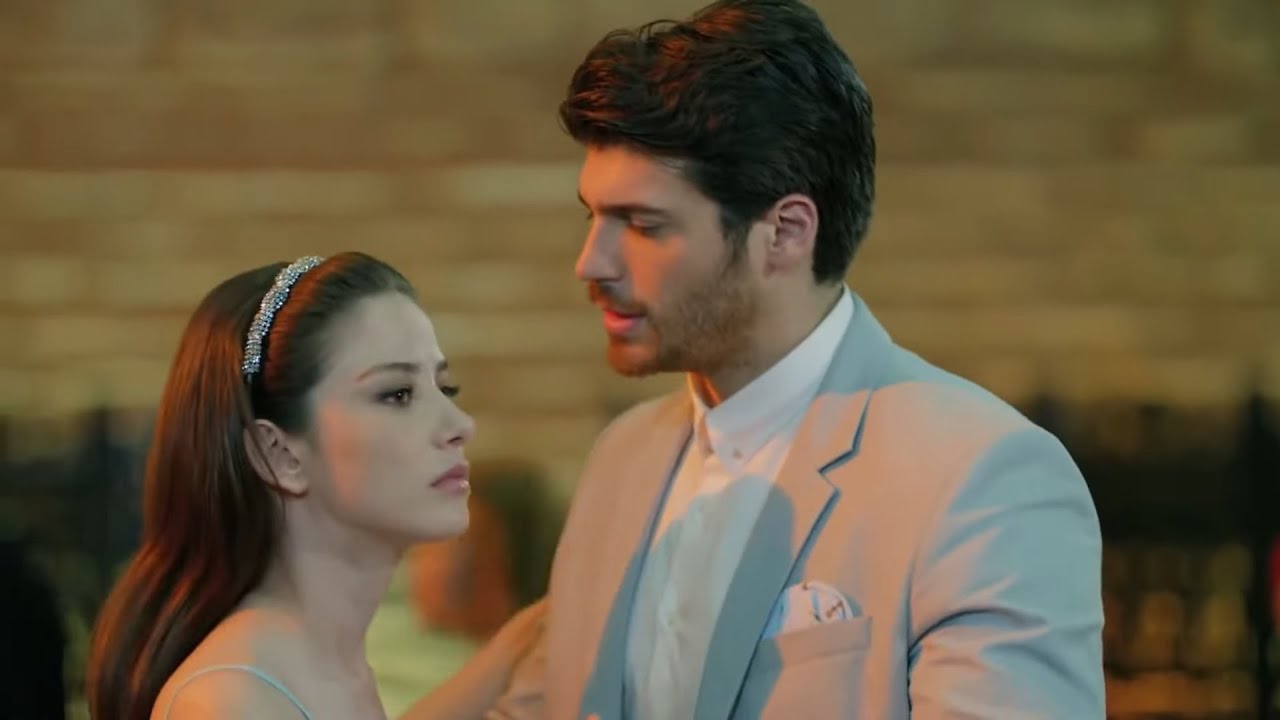 Luna llena Capítulo 1 (Doblado en Español)