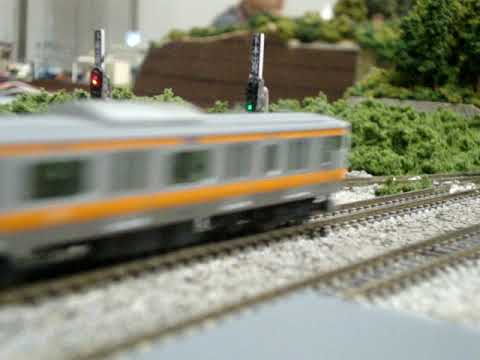 鉄道模型コンベンション2011出展レイアウト信号機通過E233 1