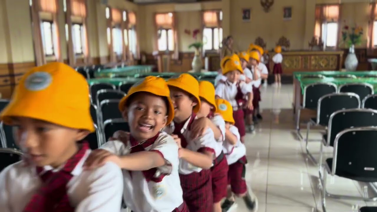 Kegiatan Pengenalan Lingkungan Ke Kantor Camat Abiansemal