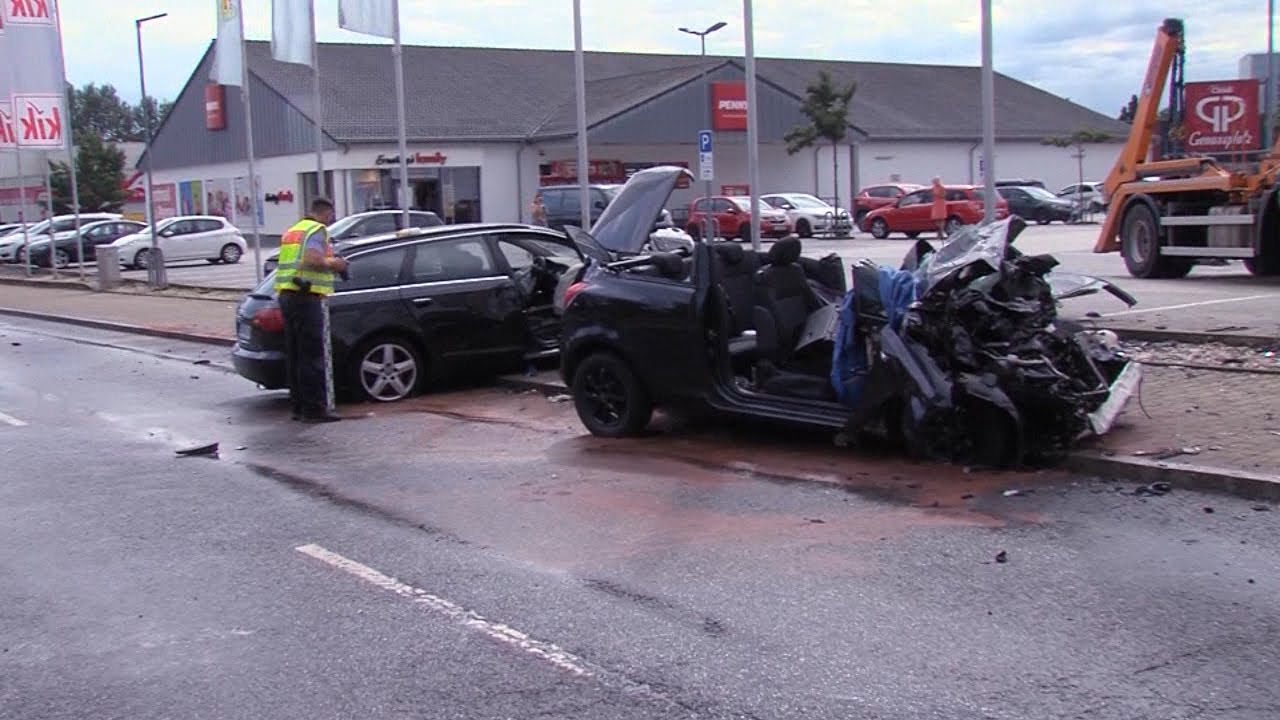 Schwerer Verkehrsunfall auf Oskar-Arnold-Straße