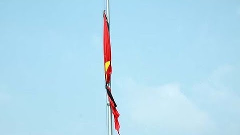 Hướng dẫn treo cờ rũ Quốc tang Nguyên thủ Quốc gia | TIN TỨC QUÂN SỰ