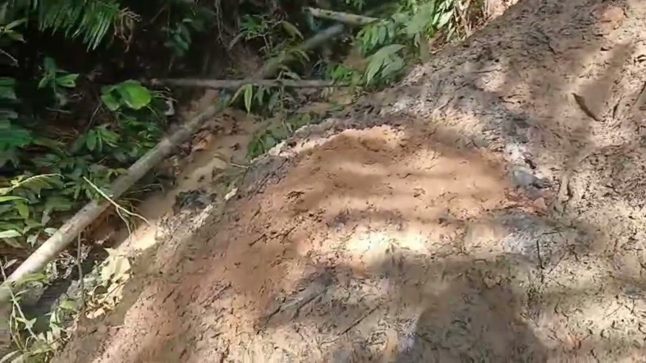 Gotong-royong bk rumah panjai (meresi paip)