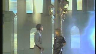 Jermaine Jackson & Pia Zadora - When the rain begins to fall Live (ARD Bananas)