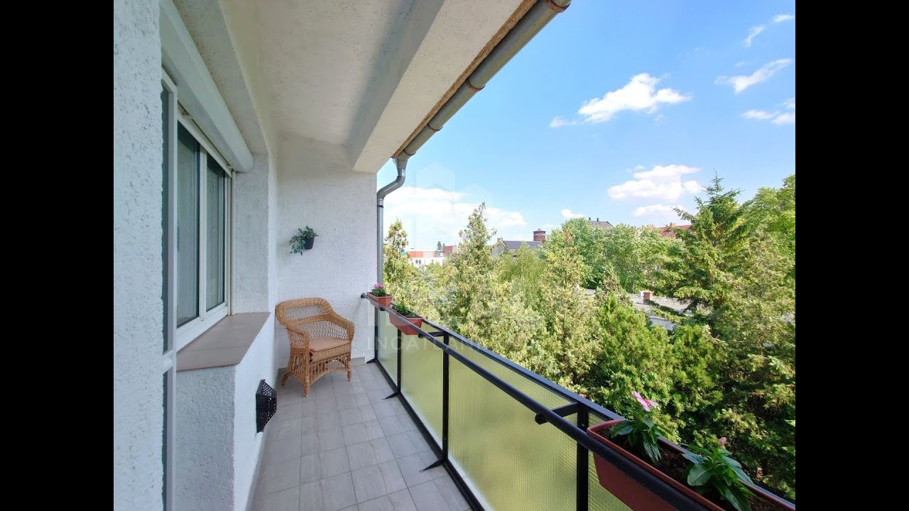 Győr, Belváros, 58 nm-es téglalakás eladó.