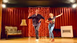 Tadas And Pamela - Everybody Solo Or Couple