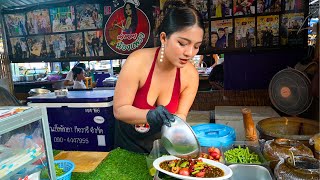 Beautiful Praew, She's A Queen Somtum Vendor in Thailand. by Food Vendor 2,066 views 1 month ago 8 minutes, 3 seconds