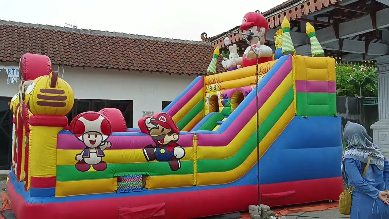 Lagi Nungguin Pasang Istana Balon